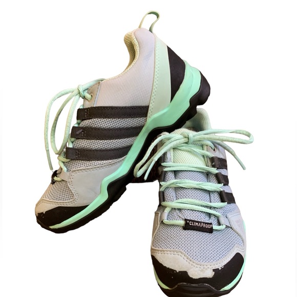 Kids adidas Terrex AX2R Hiking Shoe - Picture 2 of 10